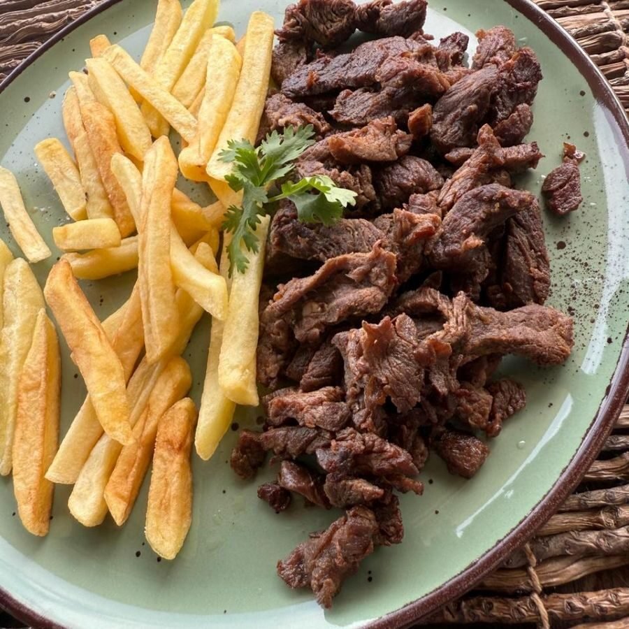 Carne do sol com batata frita